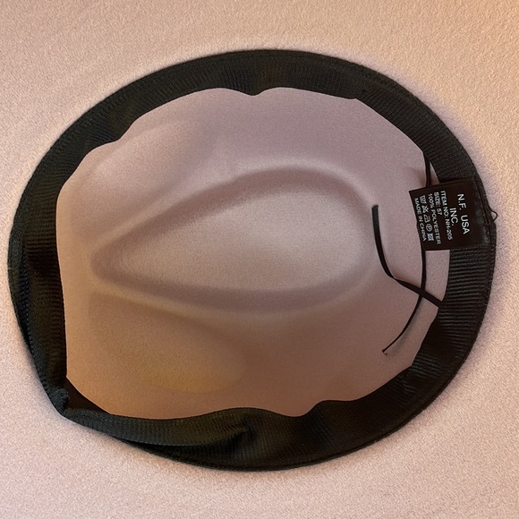 NEW TRENDY BLUSH PINK WIDE BRIM CHUNKY CUBAN GOLD CHAIN DETAIL FEDORA HAT - Picture 6 of 8